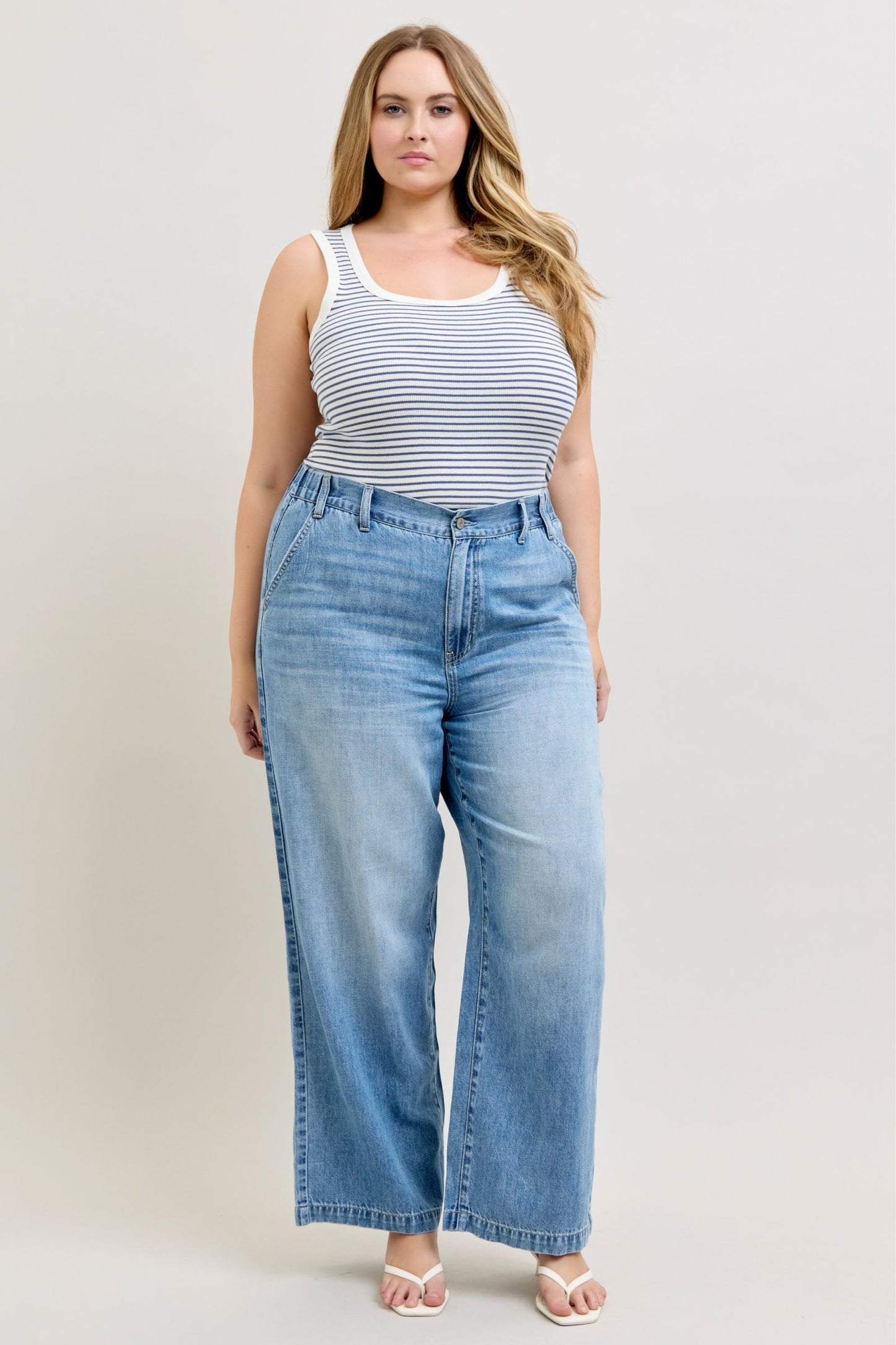 Judy Blue Featherweight Baggy