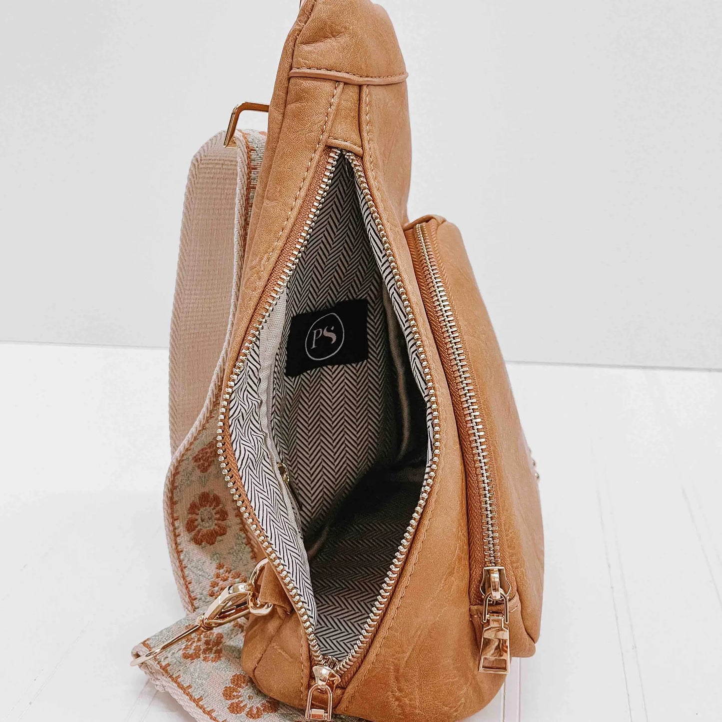 Austin Sling Bag (Caramel)