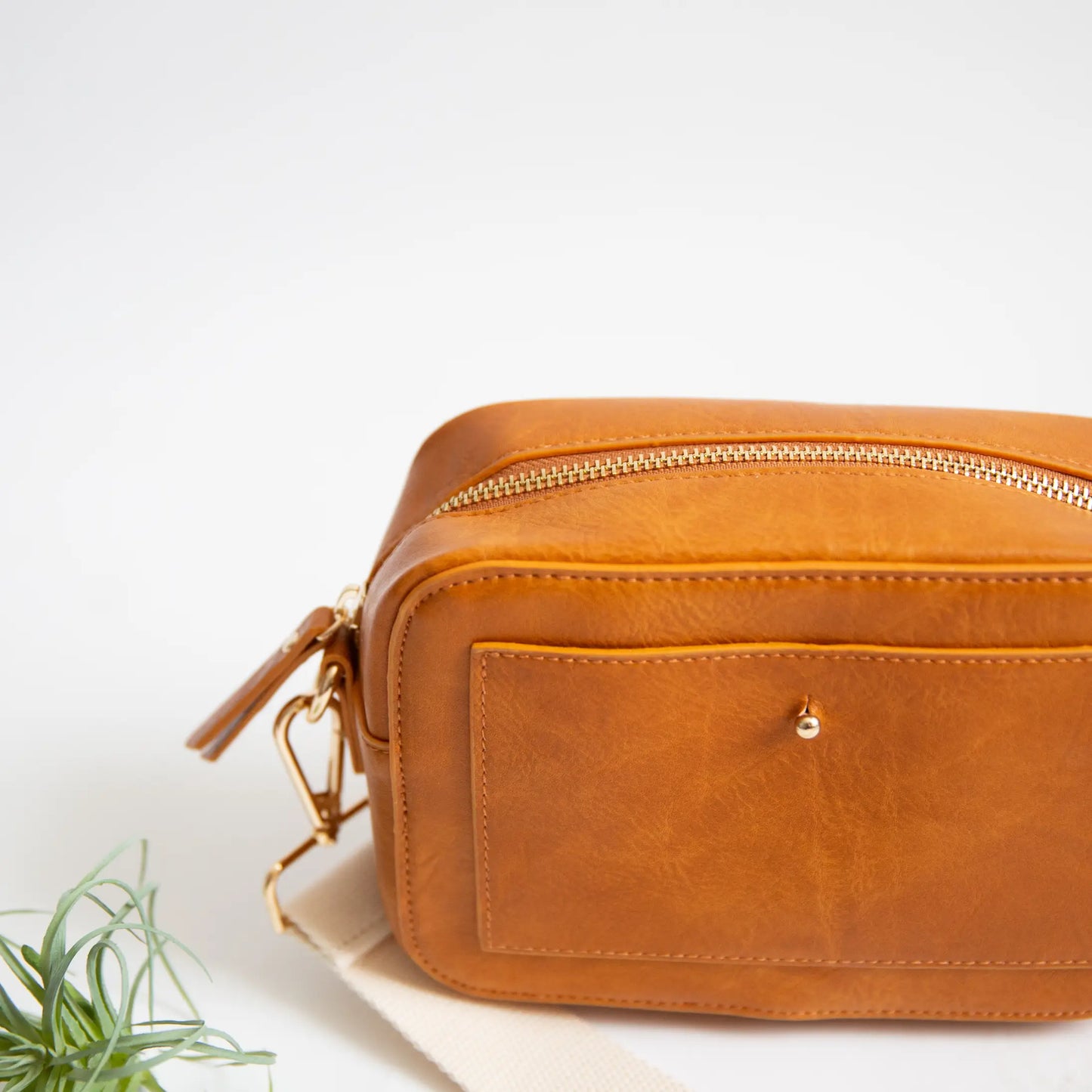 Cognac - Camera Crossbody