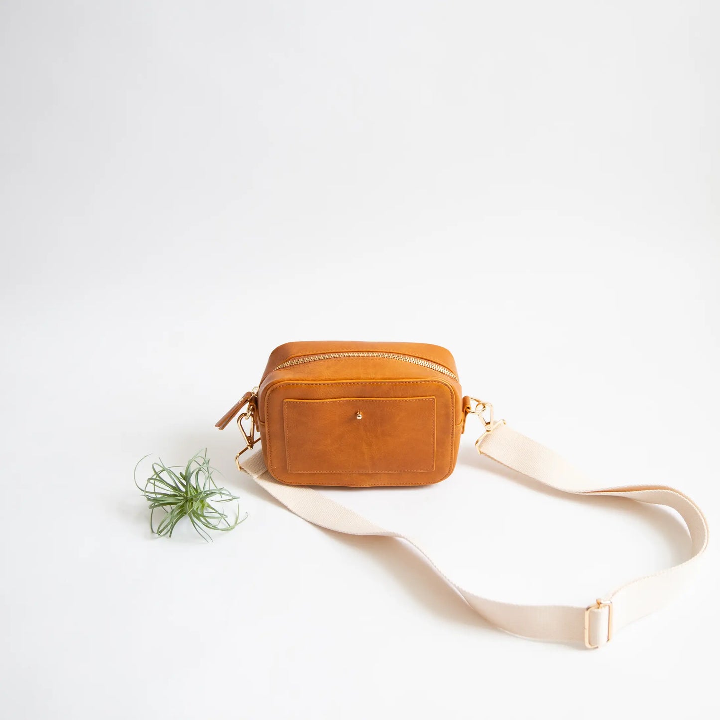 Cognac - Camera Crossbody